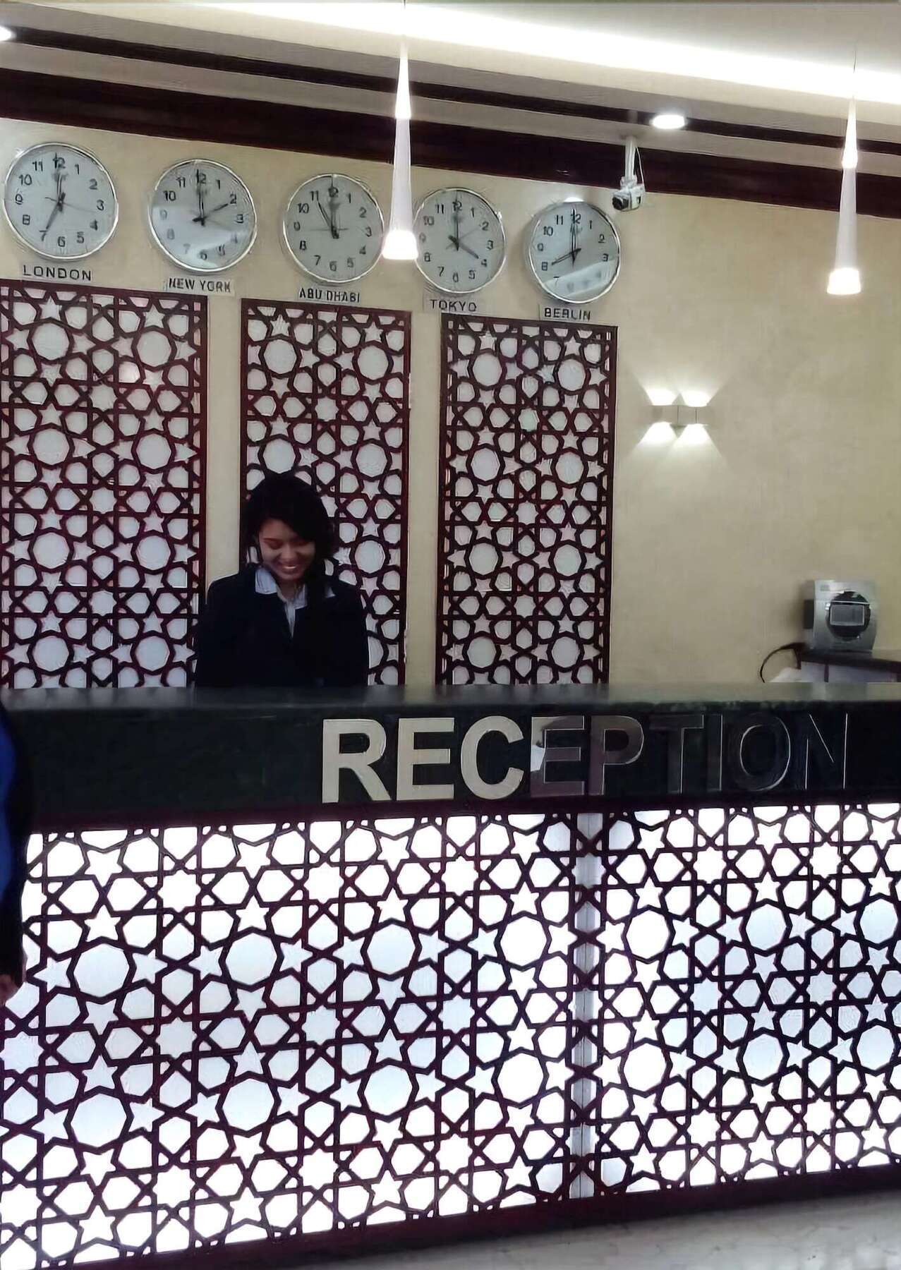 Oyo 366 Waves Hotel عجمان المظهر الخارجي الصورة