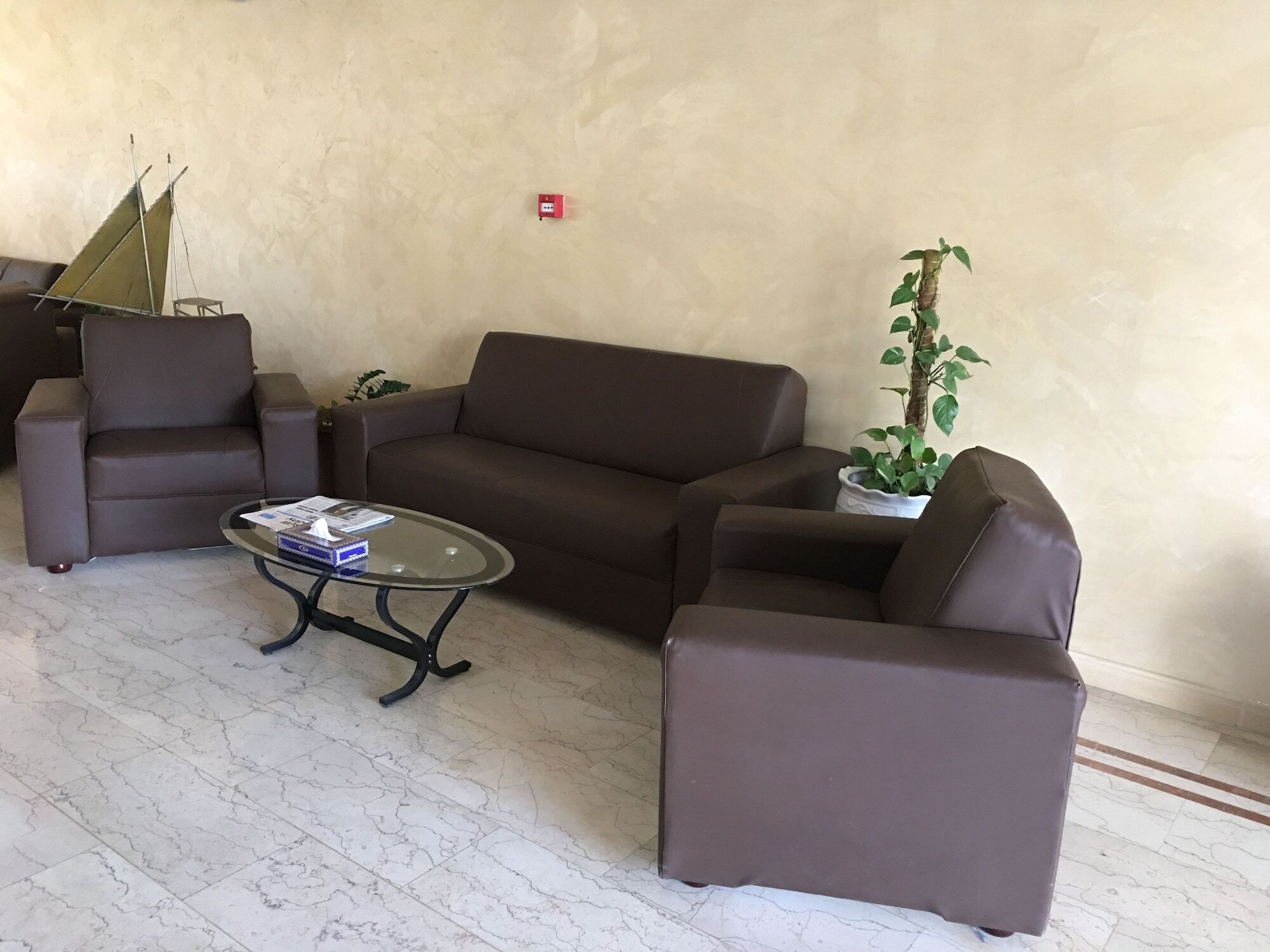 Oyo 366 Waves Hotel عجمان المظهر الخارجي الصورة
