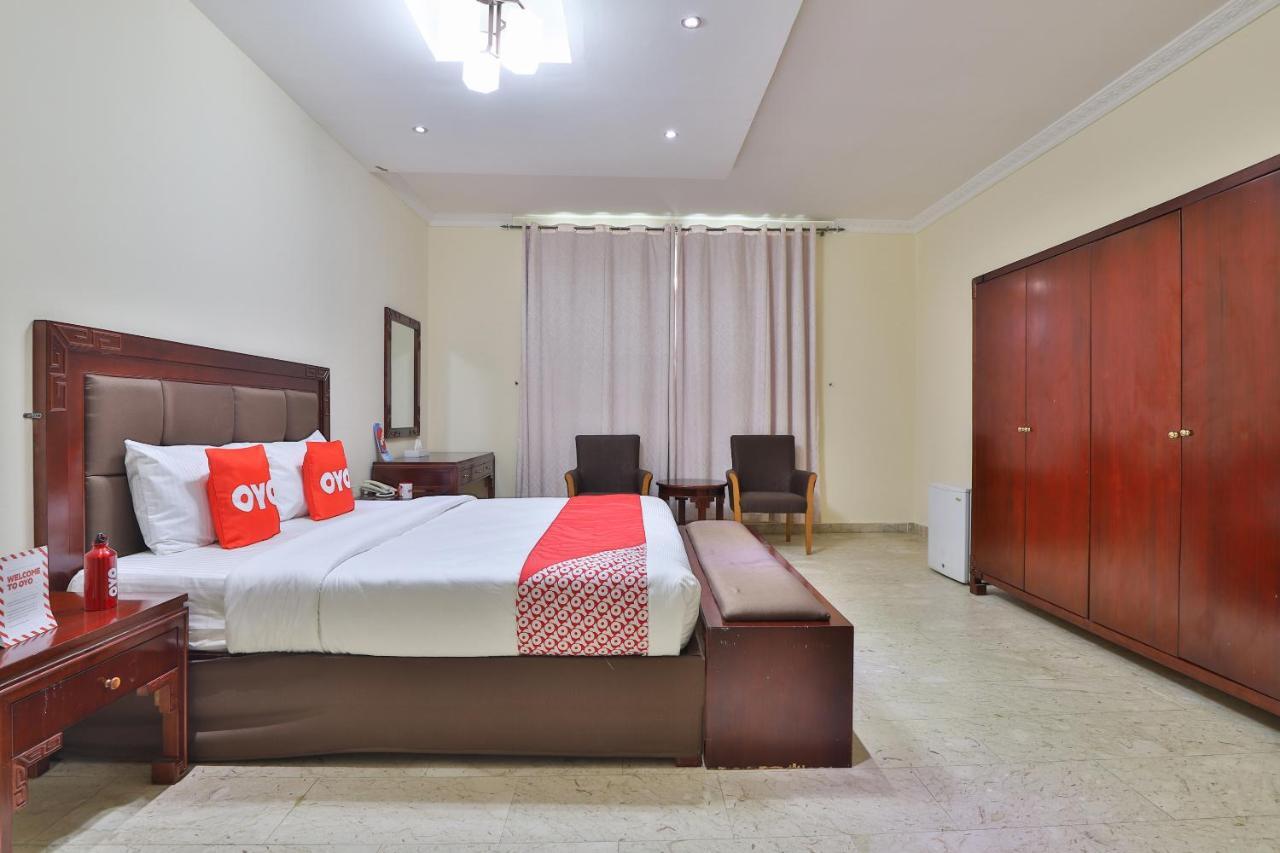 Oyo 366 Waves Hotel عجمان المظهر الخارجي الصورة
