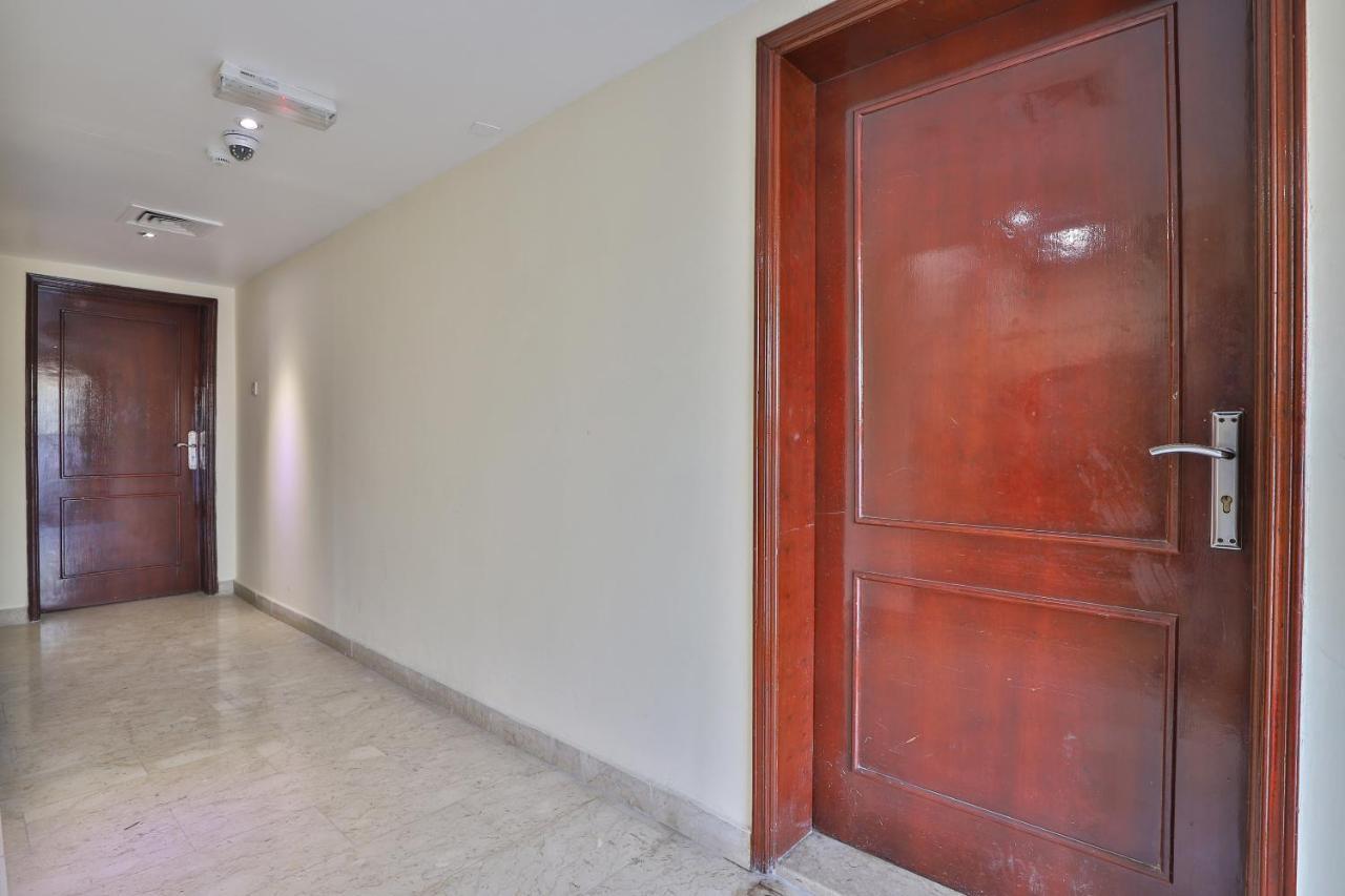 Oyo 366 Waves Hotel عجمان المظهر الخارجي الصورة