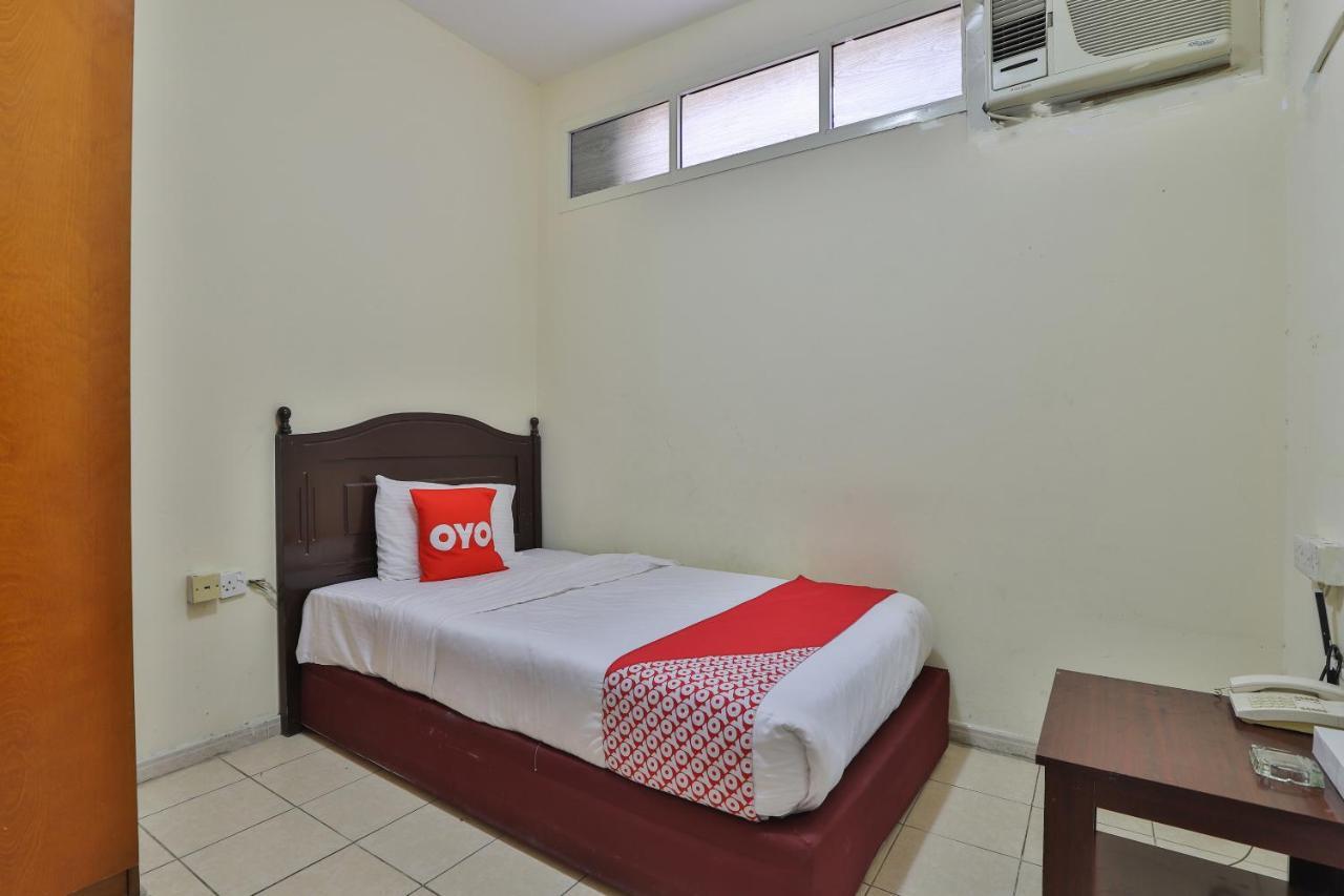 Oyo 366 Waves Hotel عجمان المظهر الخارجي الصورة