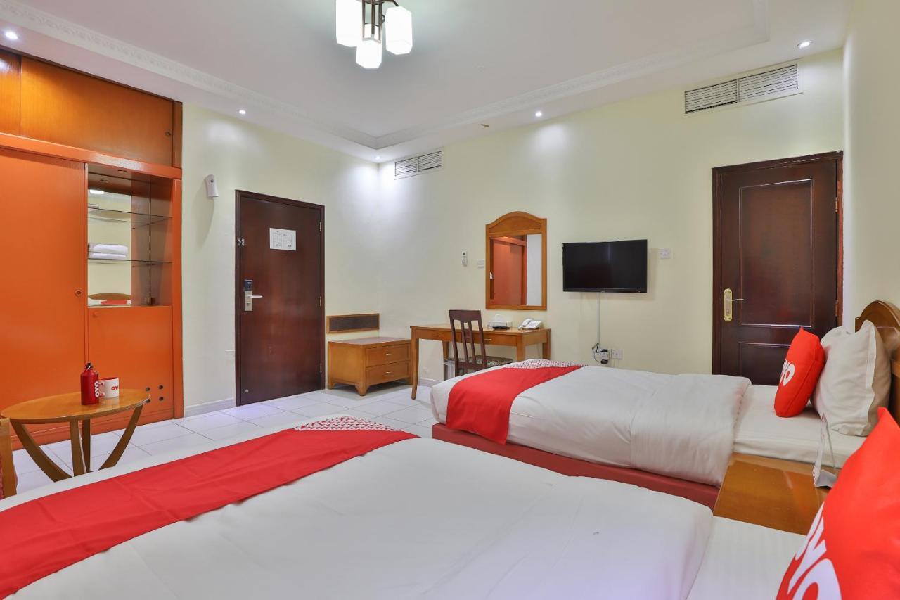 Oyo 366 Waves Hotel عجمان المظهر الخارجي الصورة