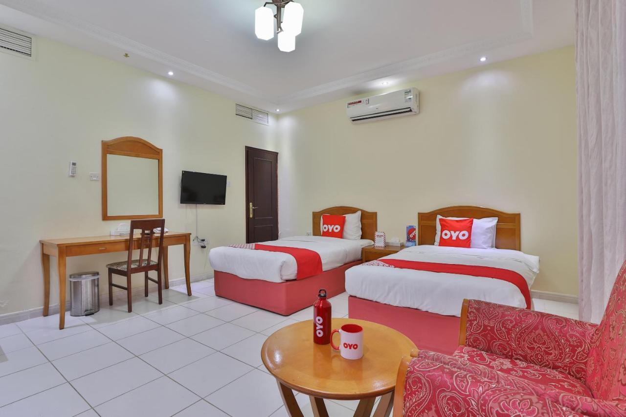 Oyo 366 Waves Hotel عجمان المظهر الخارجي الصورة