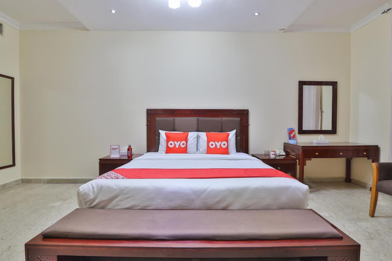 Oyo 366 Waves Hotel عجمان المظهر الخارجي الصورة