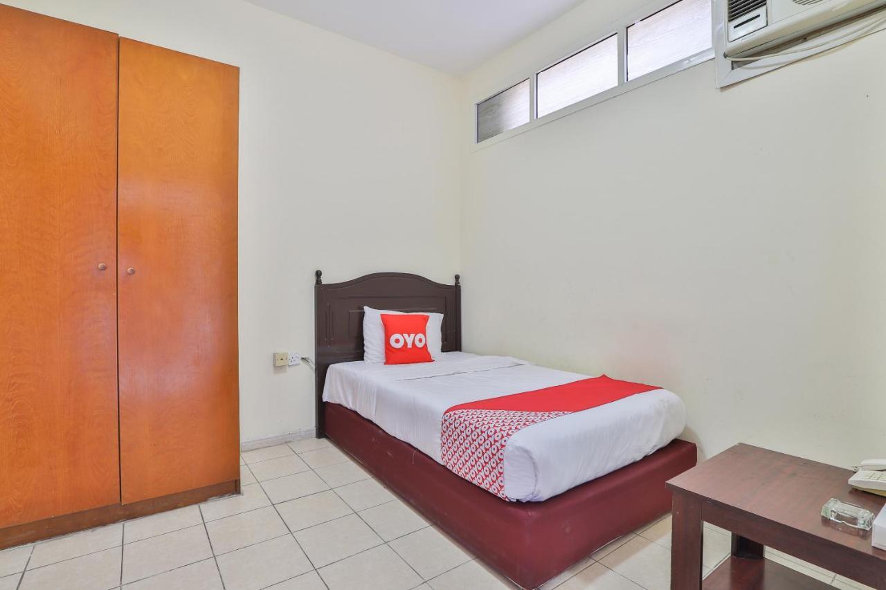 Oyo 366 Waves Hotel عجمان المظهر الخارجي الصورة