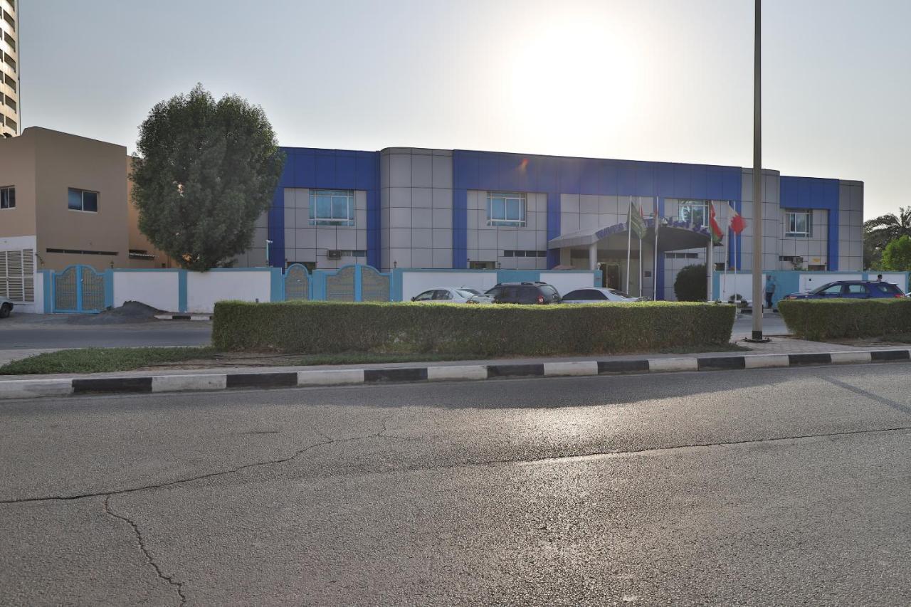 Oyo 366 Waves Hotel عجمان المظهر الخارجي الصورة