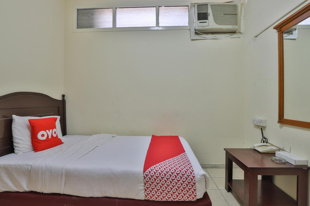 Oyo 366 Waves Hotel عجمان المظهر الخارجي الصورة