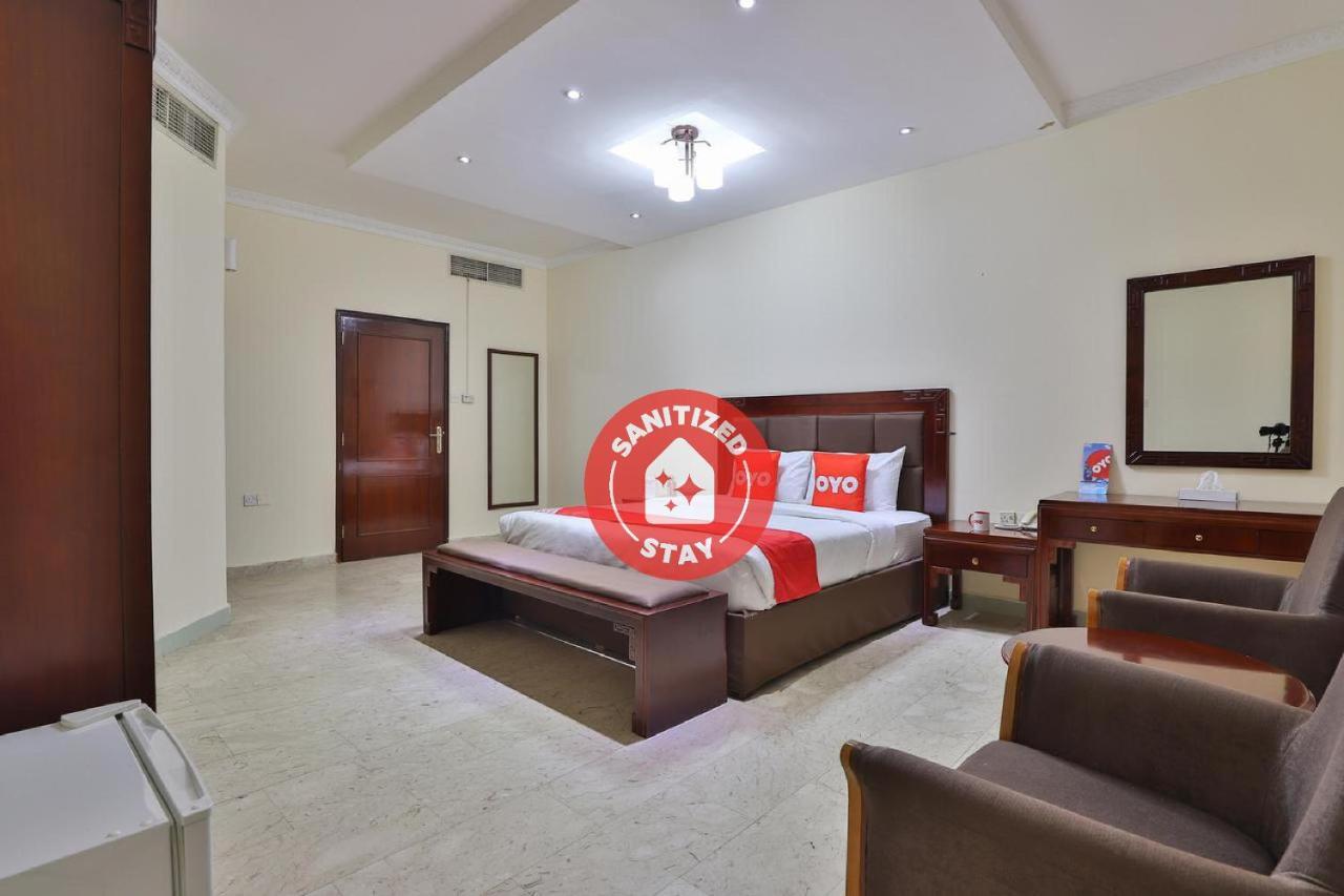 Oyo 366 Waves Hotel عجمان المظهر الخارجي الصورة